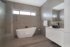 438-Princes-Hwy-Gymea-living-shower